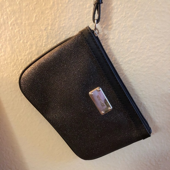 Nine West black pebbled sparkly metallic wristlet - Picture 3 of 7